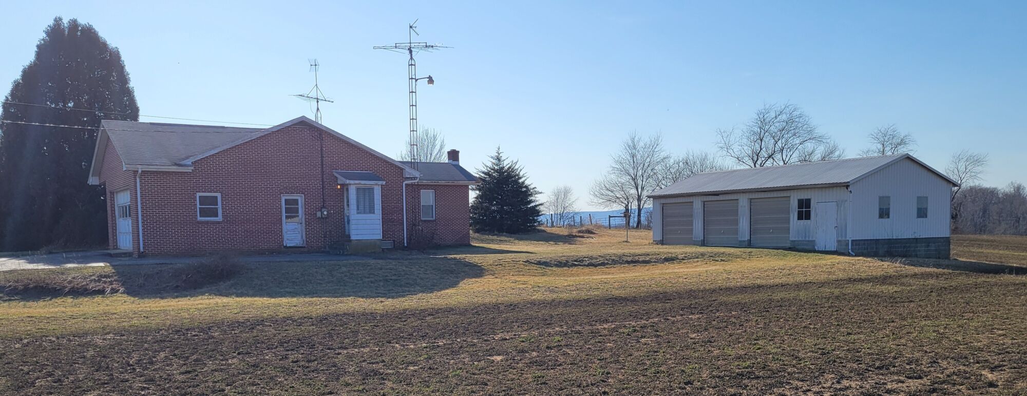 REAL ESTATE AUCTION FOR THE LEE BRECHBIEL ESTATE – May 5 2025 @ 5:30 PM