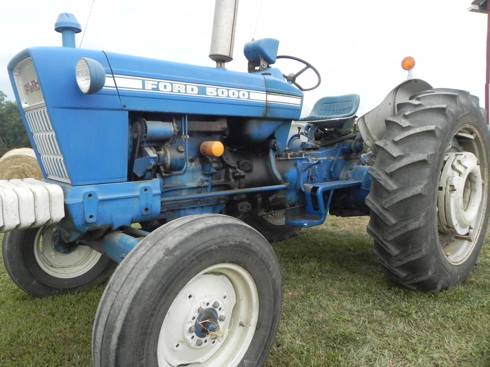 FARM MACHINERY, TOOLS, & RELATED ITEMS / SAT. OCT. 25.