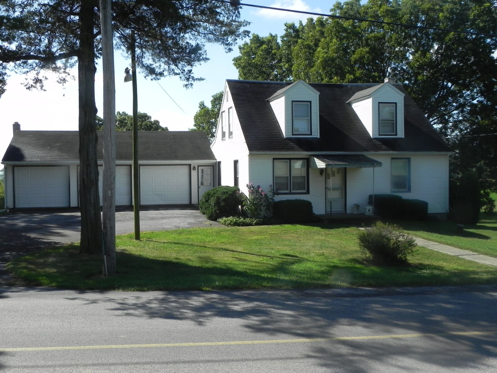 ABSOLUTE REAL ESTATE AUCTION - NARVON, PA. / SAT. NOVEMBER 1, 2025 @ 1:00 PM